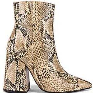 SUGAR SGR-EVVIE ANIMAL PRINT POINTED TOE BLOCK HEEL ANKLE BOOTIE